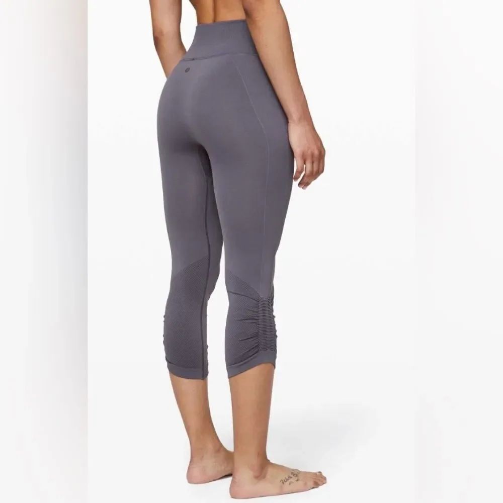 Lululemon Ebb To Street Gray Stretch Ruched Cropped Yoga Gym Capri Leggings 10